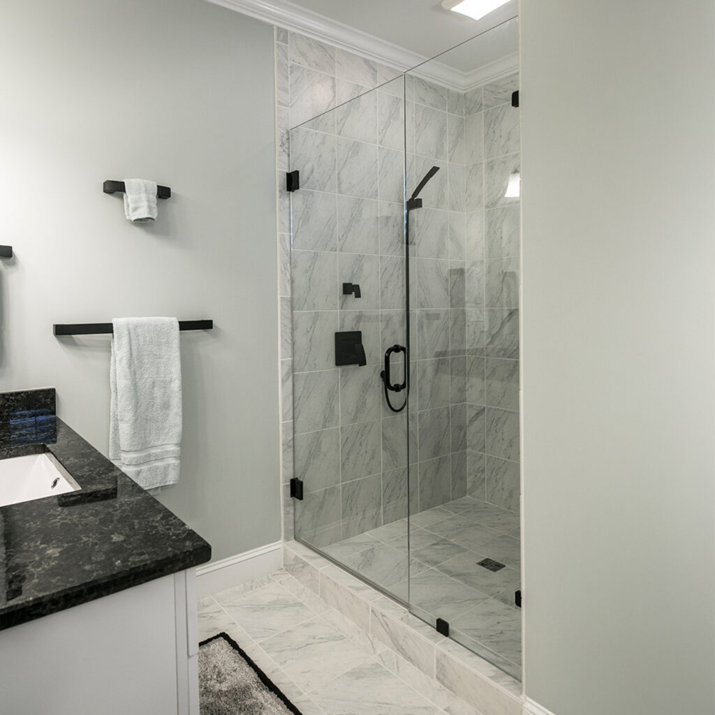 Frameless shower 3